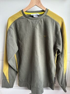 Vintage - Nike seventy 2 Olive Green Crewneck with Yellow Panels